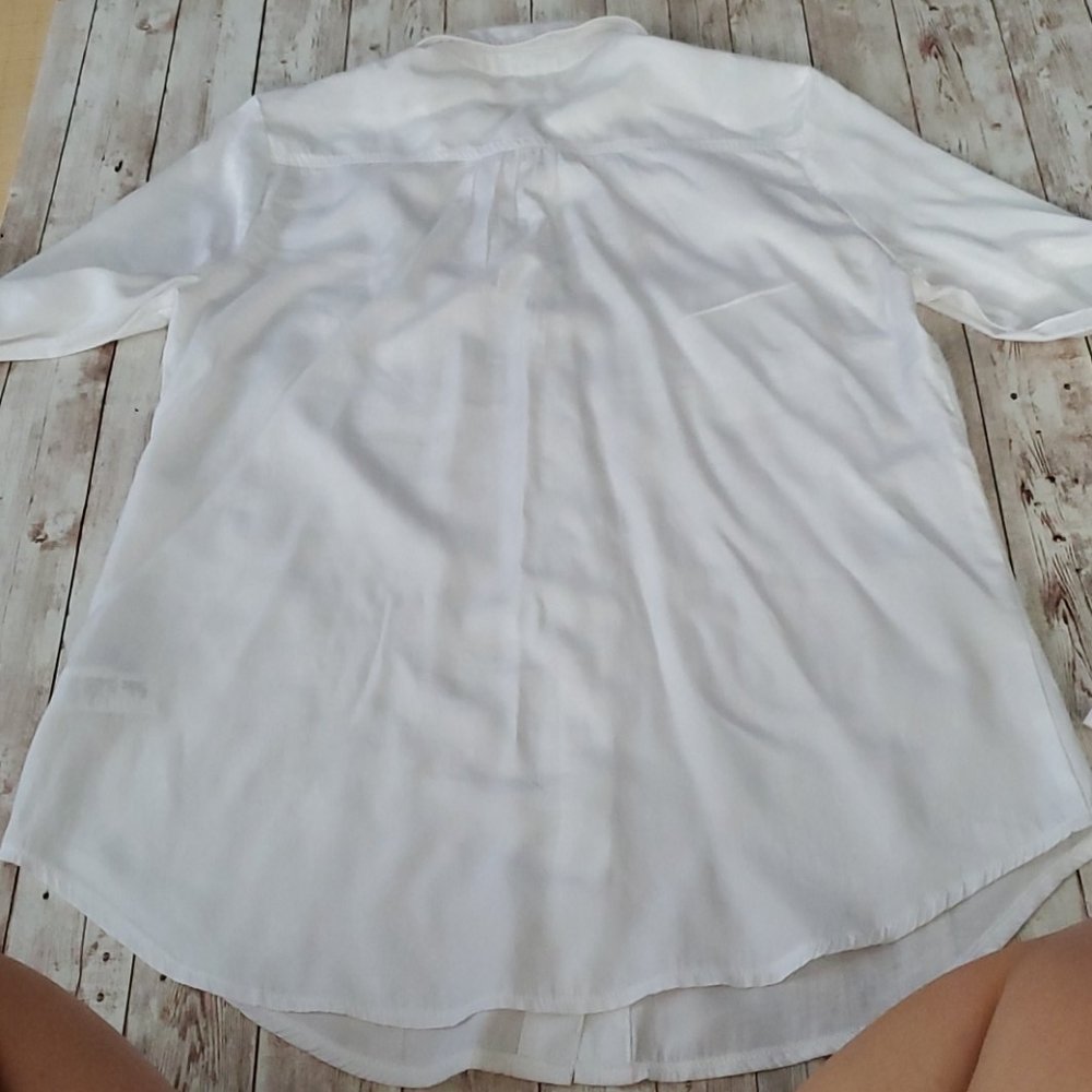 ★White Button down Shirt - Picture 7 of 8